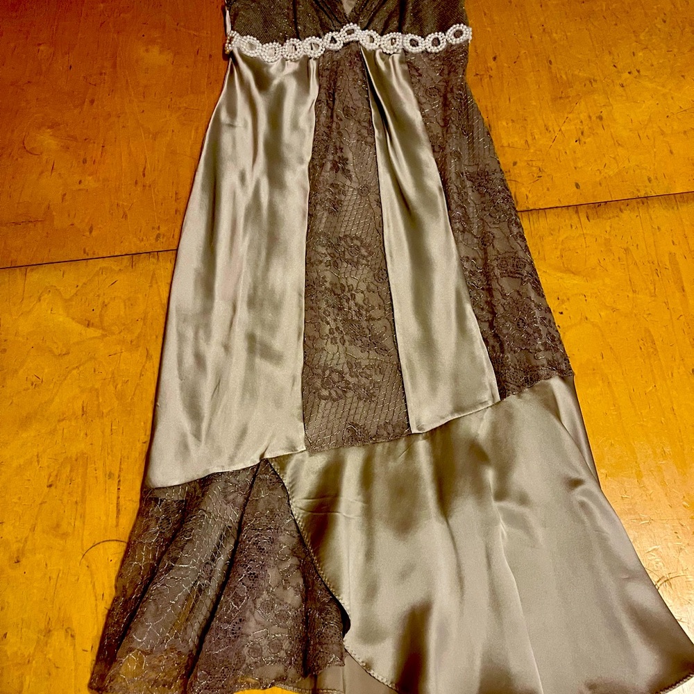 Elegance and lace. Womens size 10. Poleci. Excellent condition